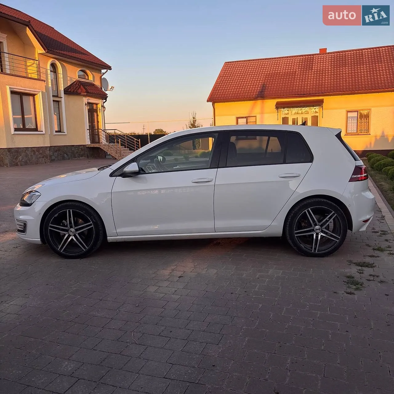 2014 Volkswagen Golf - мініатюра 3