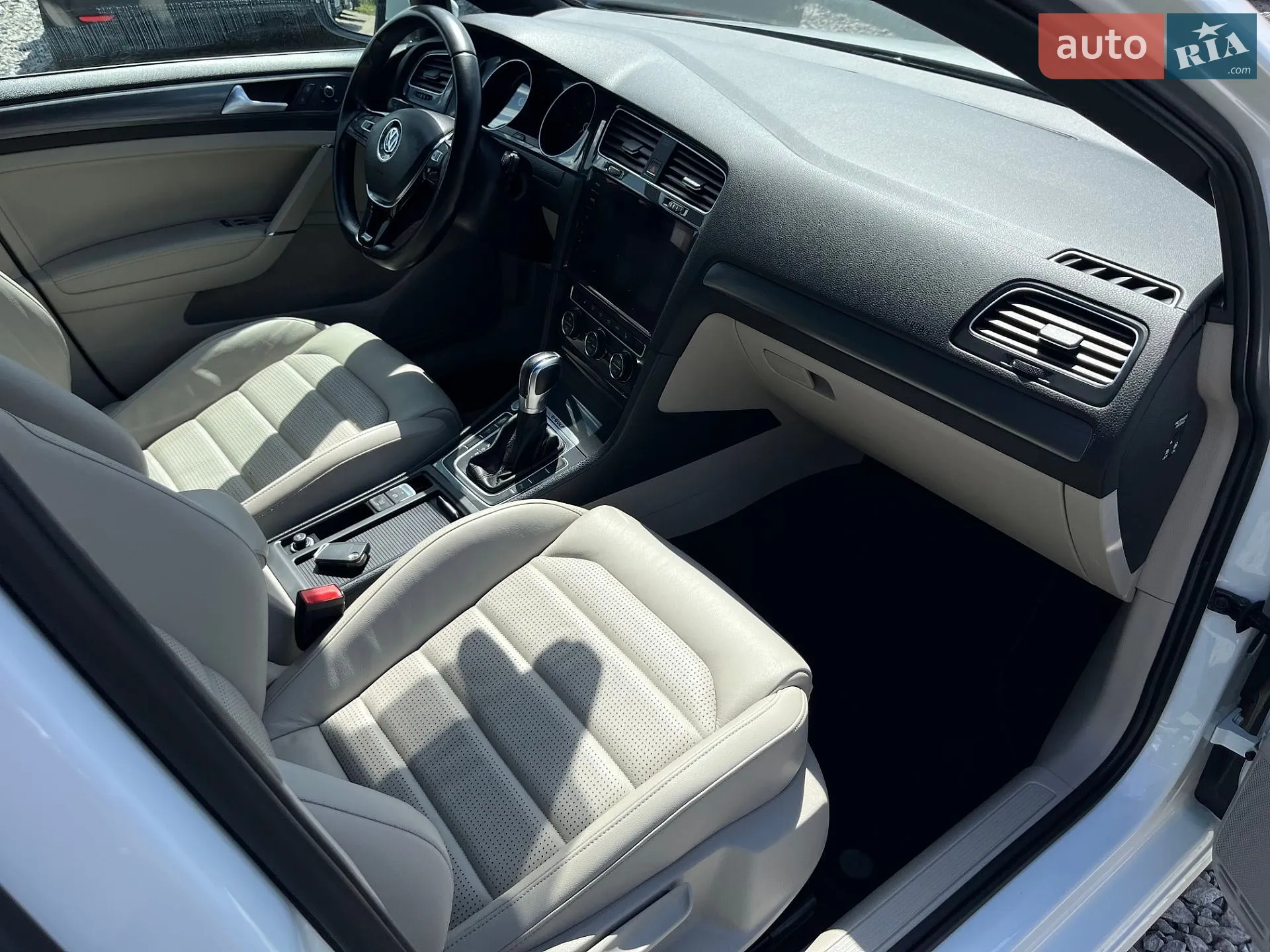 2017 Volkswagen Golf - мініатюра 24