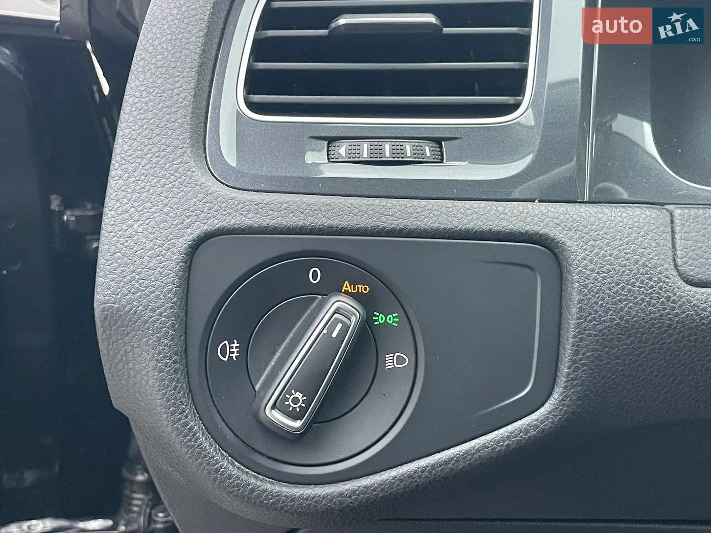 2019 Volkswagen Golf - мініатюра 32