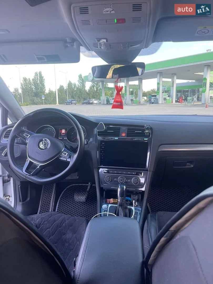 2017 Volkswagen Golf - мініатюра 12