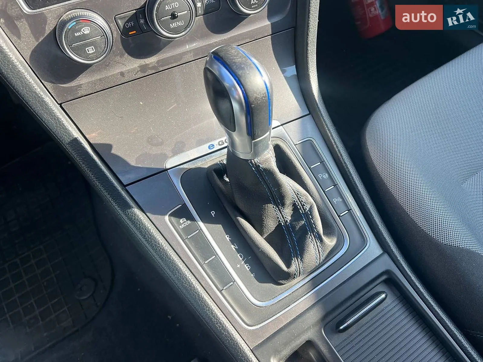 2014 Volkswagen Golf - мініатюра 32