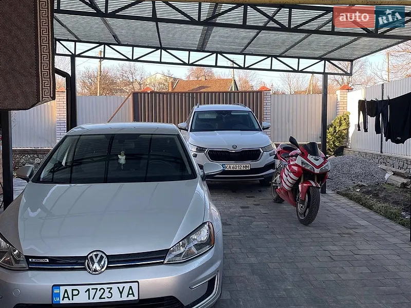 Volkswagen e-Golf 2016