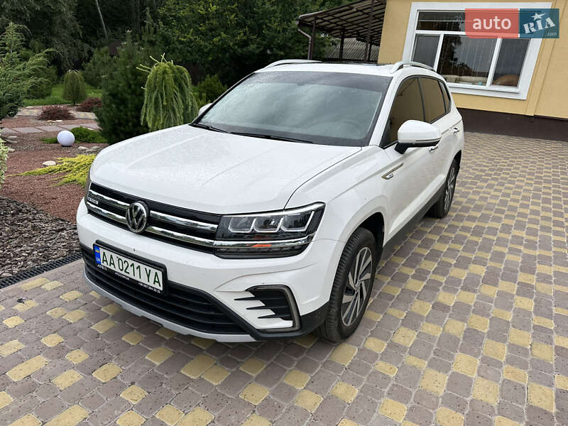 Volkswagen E-Tharu 2020
