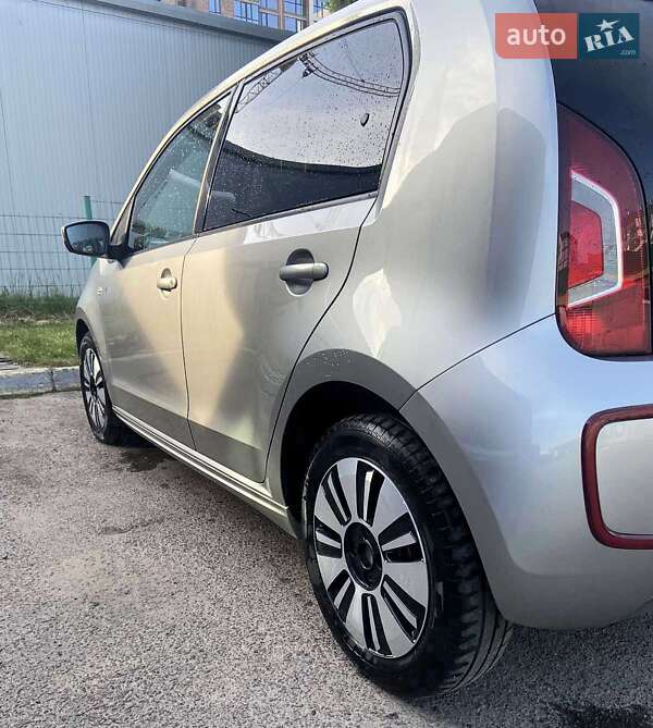 Хетчбек Volkswagen e-Up 2013 в Луцьку