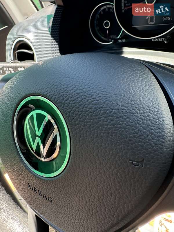 Хэтчбек Volkswagen e-Up 2022 в Запорожье