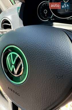 Хэтчбек Volkswagen e-Up 2022 в 