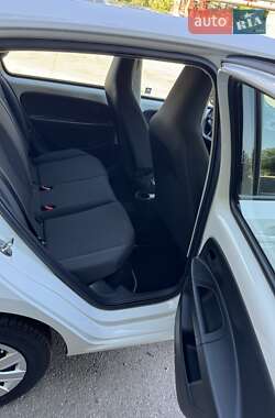 Хэтчбек Volkswagen e-Up 2022 в 