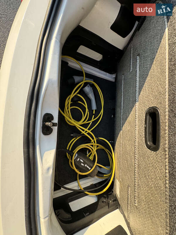 Хетчбек Volkswagen e-Up 2013 в Львові фото 15 Хетчбек Volkswagen e-Up 2013 в Львові