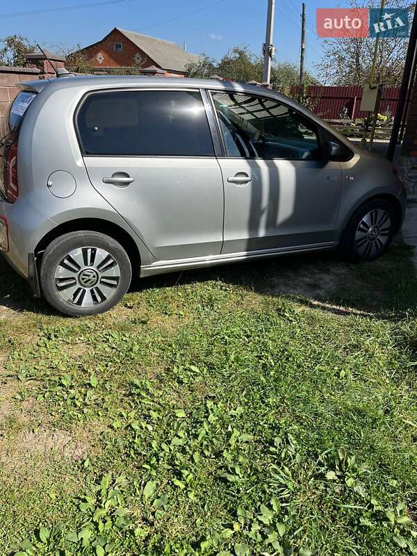 Хетчбек Volkswagen e-Up 2015 в Сарнах