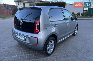 Хэтчбек Volkswagen e-Up 2015 в 