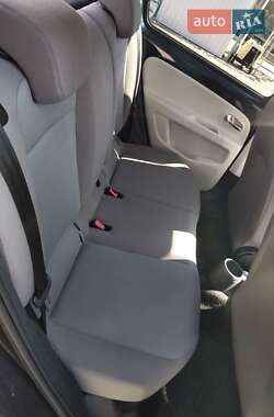 Хэтчбек Volkswagen e-Up 2014 в 