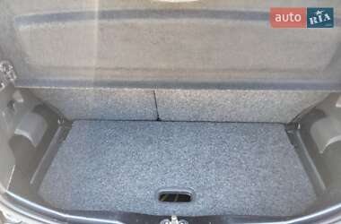 Хэтчбек Volkswagen e-Up 2014 в 