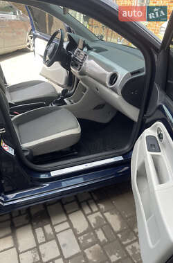 Хетчбек Volkswagen e-Up 2013 в 