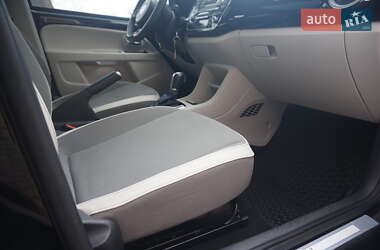 Хетчбек Volkswagen e-Up 2014 в 