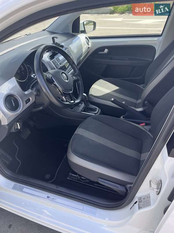 Хетчбек Volkswagen e-Up 2018 в Ірпені