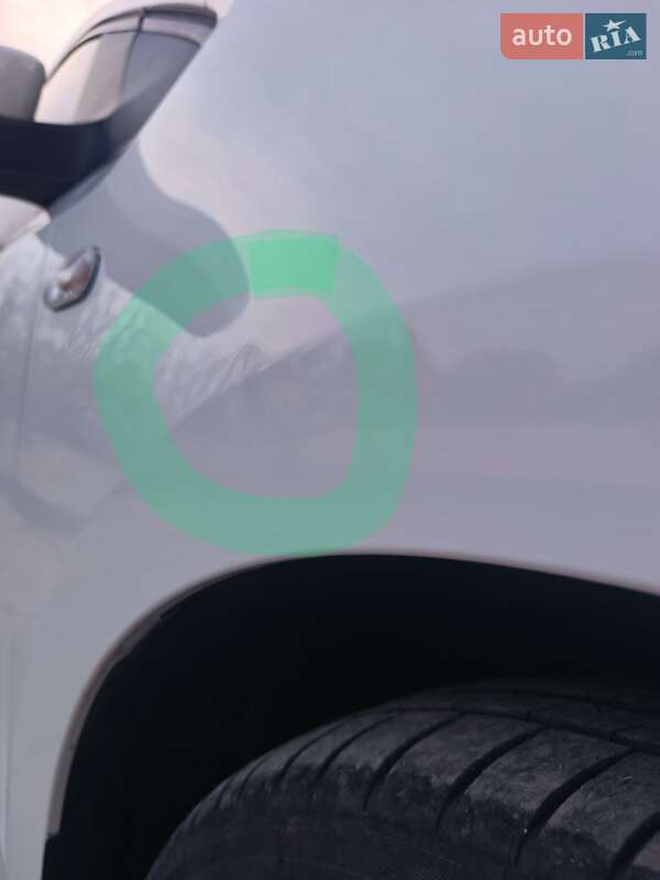 Хэтчбек Volkswagen e-Up 2015 в Дереваче