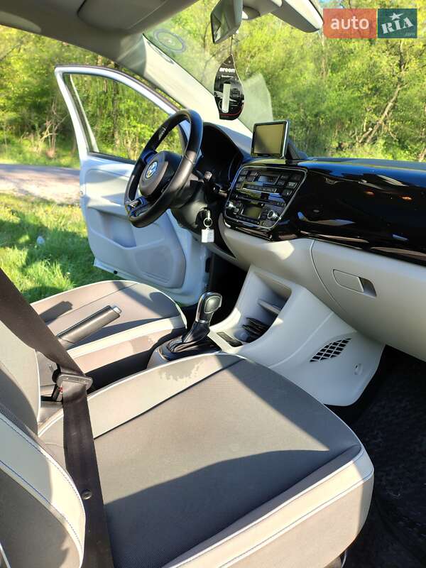 Хетчбек Volkswagen e-Up 2014 в Коломиї