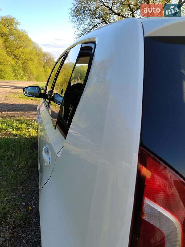 Хетчбек Volkswagen e-Up 2014 в Коломиї