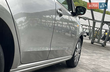 Хэтчбек Volkswagen e-Up 2014 в 