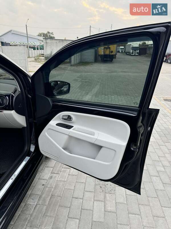 Хэтчбек Volkswagen e-Up 2014 в Запорожье