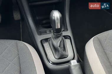 Хетчбек Volkswagen e-Up 2021 в 