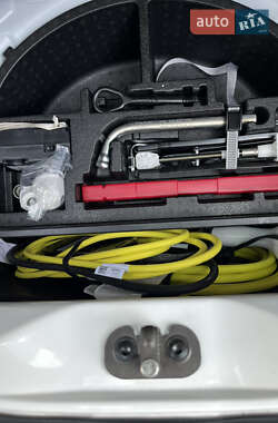 Хетчбек Volkswagen e-Up 2023 в 