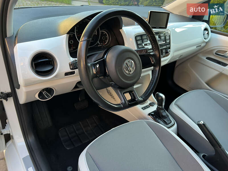 Хэтчбек Volkswagen e-Up 2014 в Львове