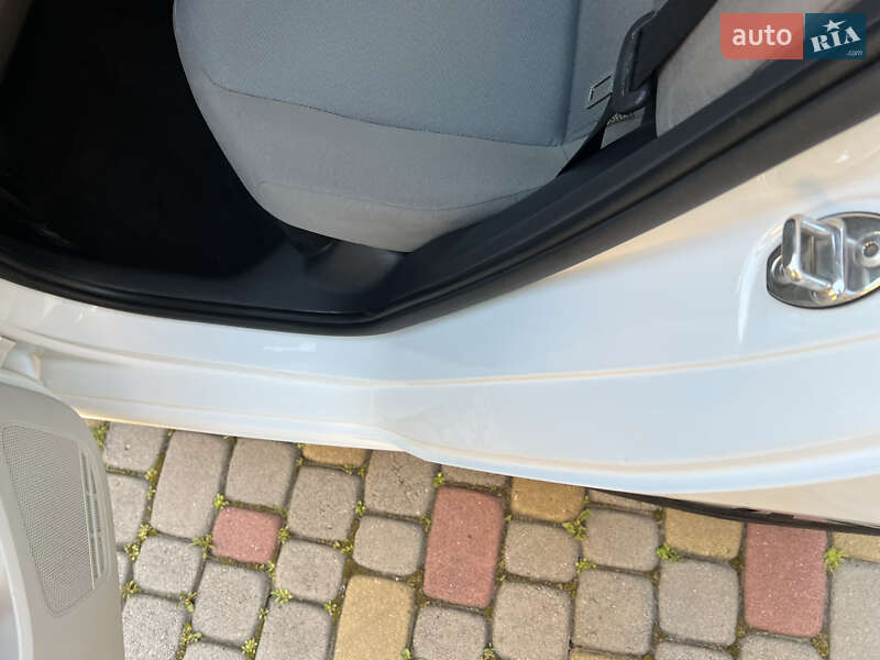 Хэтчбек Volkswagen e-Up 2014 в Львове