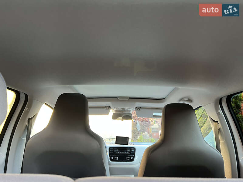 Хэтчбек Volkswagen e-Up 2014 в Львове