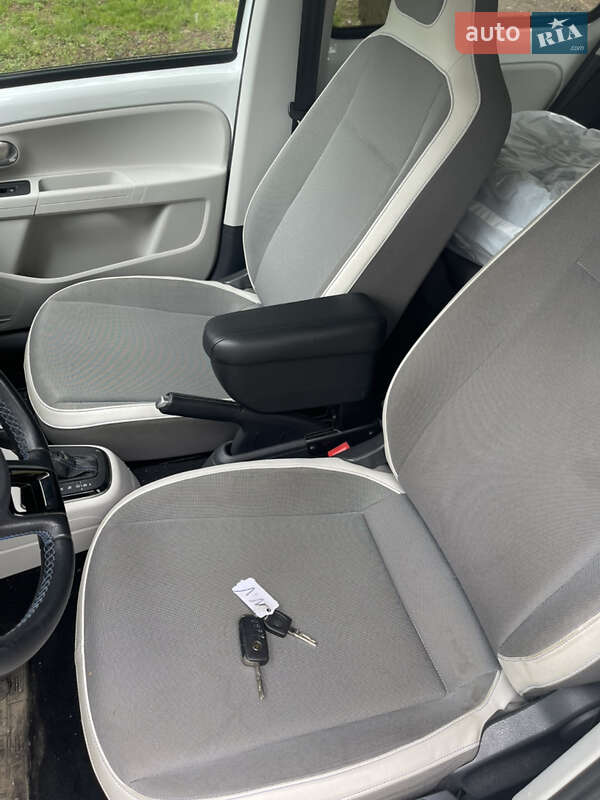 Хетчбек Volkswagen e-Up 2014 в Луцьку