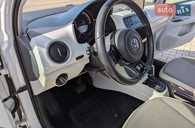 Хетчбек Volkswagen e-Up 2013 в 
