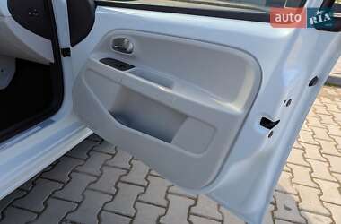 Хетчбек Volkswagen e-Up 2013 в 