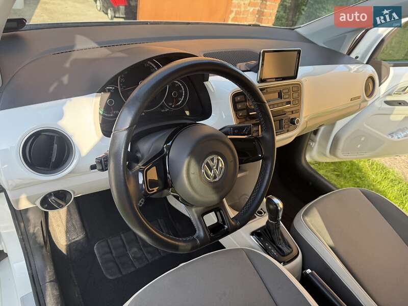 Хэтчбек Volkswagen e-Up 2013 в Львове
