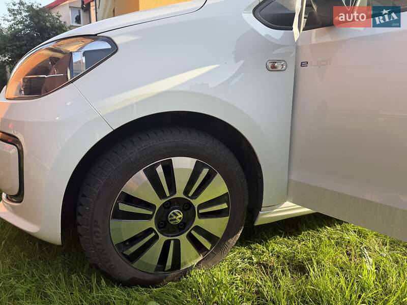 Хэтчбек Volkswagen e-Up 2013 в Львове