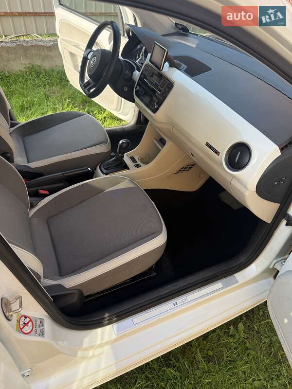 Хэтчбек Volkswagen e-Up 2013 в Львове