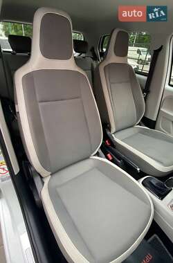 Хэтчбек Volkswagen e-Up 2013 в 