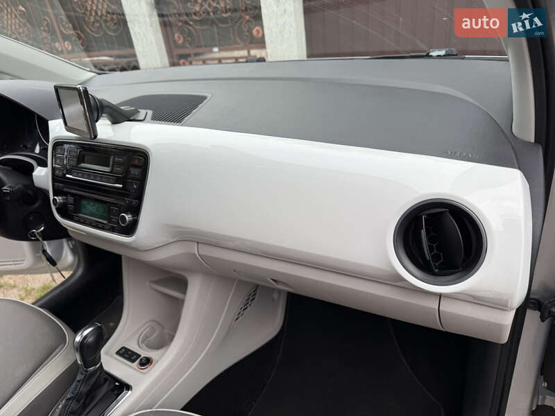 Хэтчбек Volkswagen e-Up 2014 в Львове
