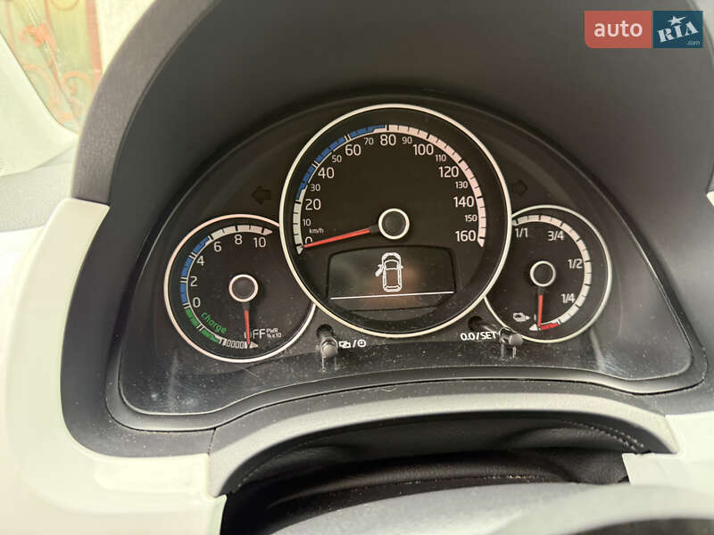Хэтчбек Volkswagen e-Up 2014 в Львове