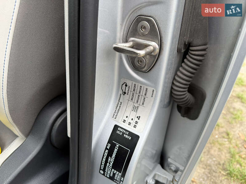 Хэтчбек Volkswagen e-Up 2014 в Львове