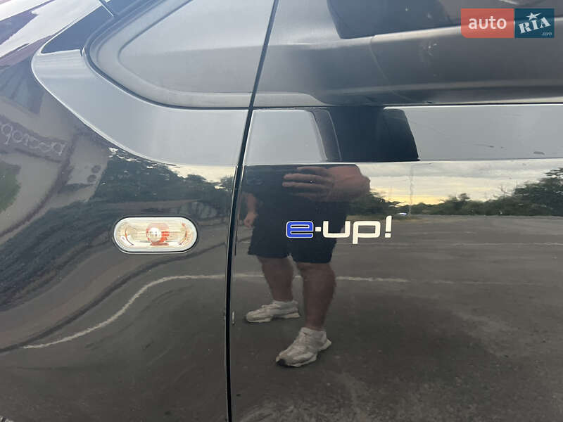 Хетчбек Volkswagen e-Up 2015 в Тернополі