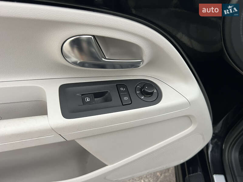 Хетчбек Volkswagen e-Up 2015 в Тернополі