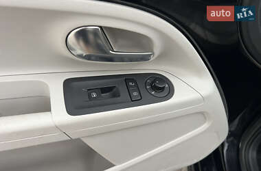 Хэтчбек Volkswagen e-Up 2015 в 