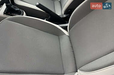 Хэтчбек Volkswagen e-Up 2015 в 