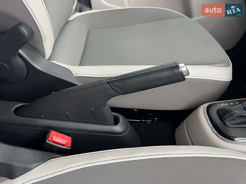 Хетчбек Volkswagen e-Up 2015 в Тернополі