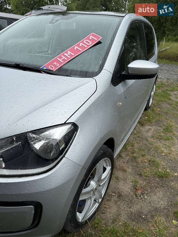 Хэтчбек Volkswagen e-Up 2014 в Львове