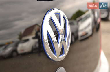 Хэтчбек Volkswagen e-Up 2016 в 