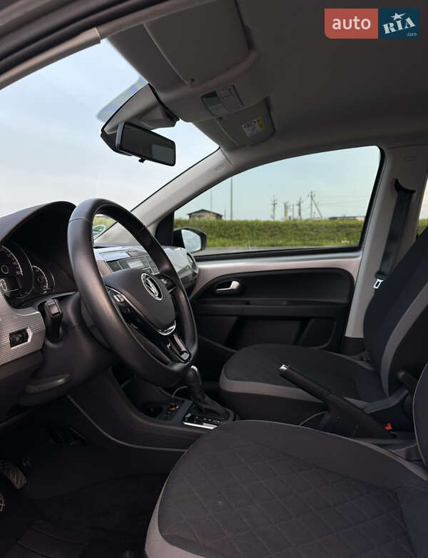 Хэтчбек Volkswagen e-Up 2020 в Львове