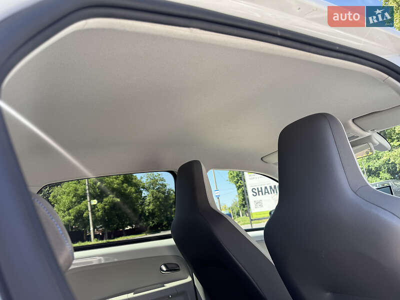 Хетчбек Volkswagen e-Up 2013 в Кам'янець-Подільському
