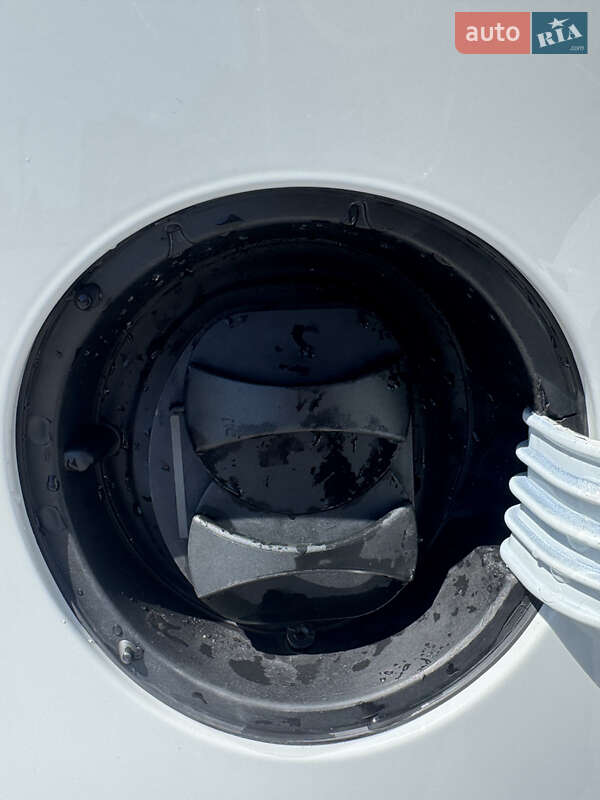 Хетчбек Volkswagen e-Up 2013 в Кам'янець-Подільському