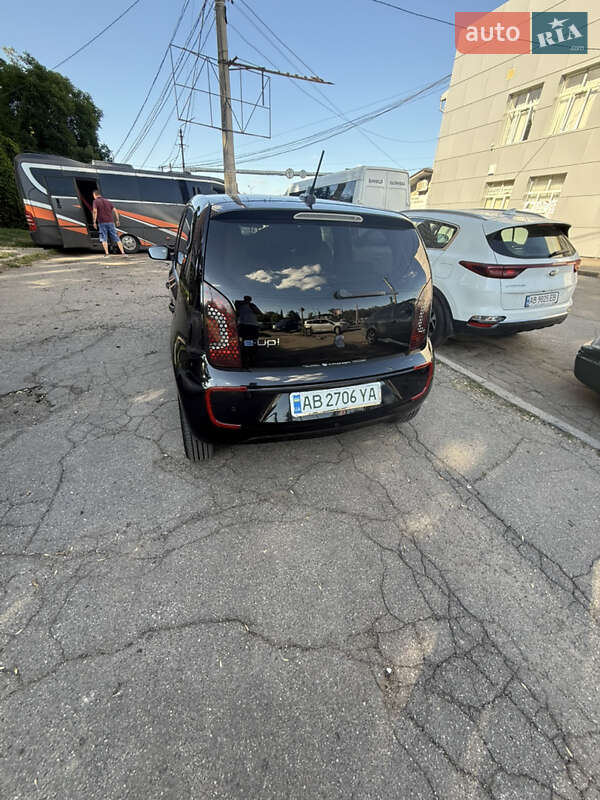 Хетчбек Volkswagen e-Up 2014 в Вінниці
